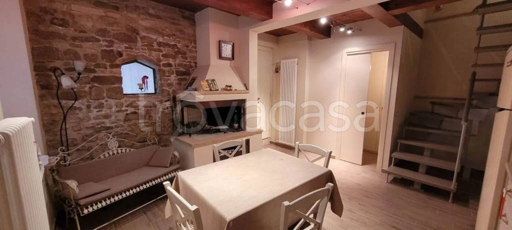 casa indipendente in vendita a Bevagna