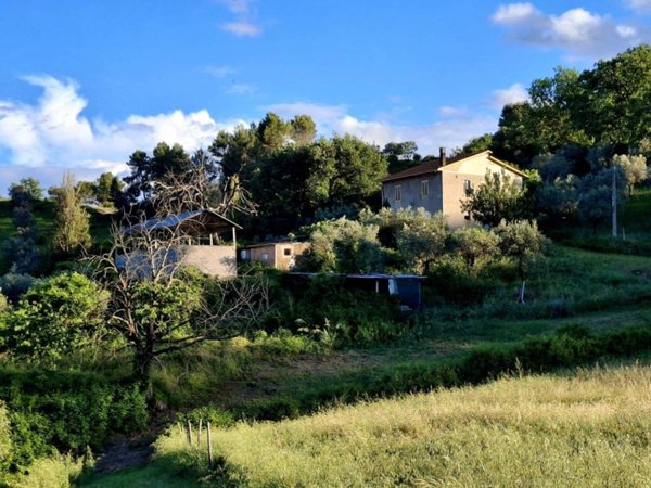 casa indipendente in vendita a Bevagna in zona Cantalupo