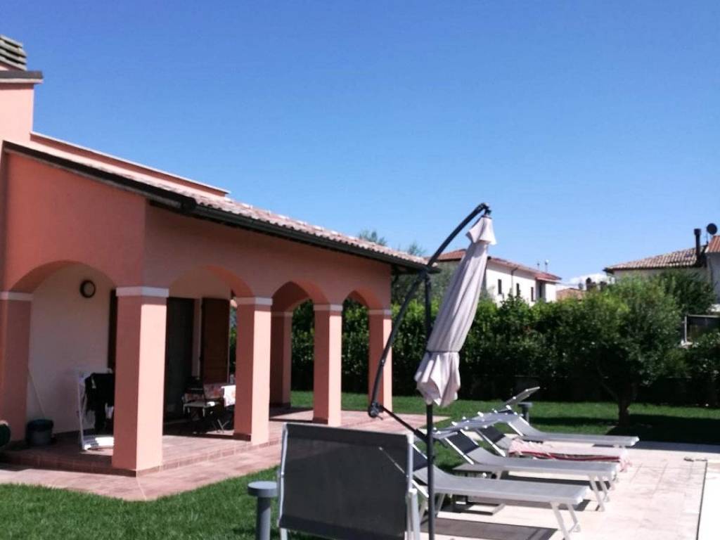 casa indipendente in vendita a Bevagna