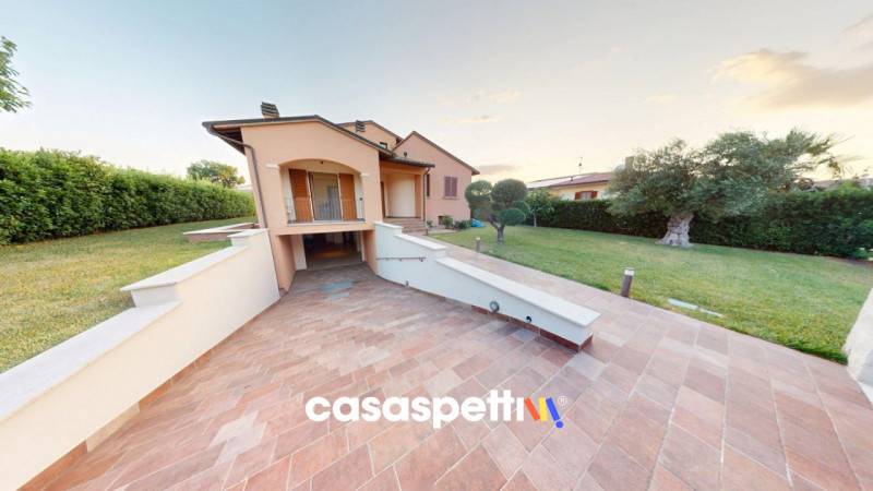casa indipendente in vendita a Bevagna