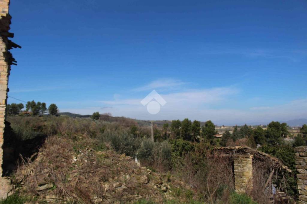 casa indipendente in vendita a Bevagna