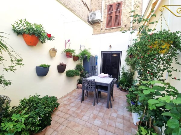 casa indipendente in vendita a Bevagna
