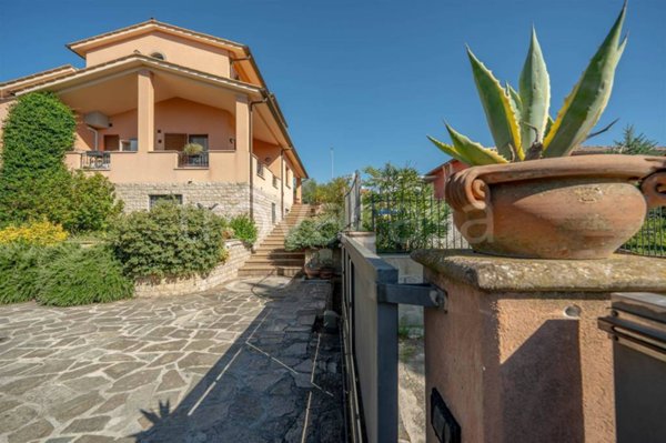 casa indipendente in vendita a Bevagna