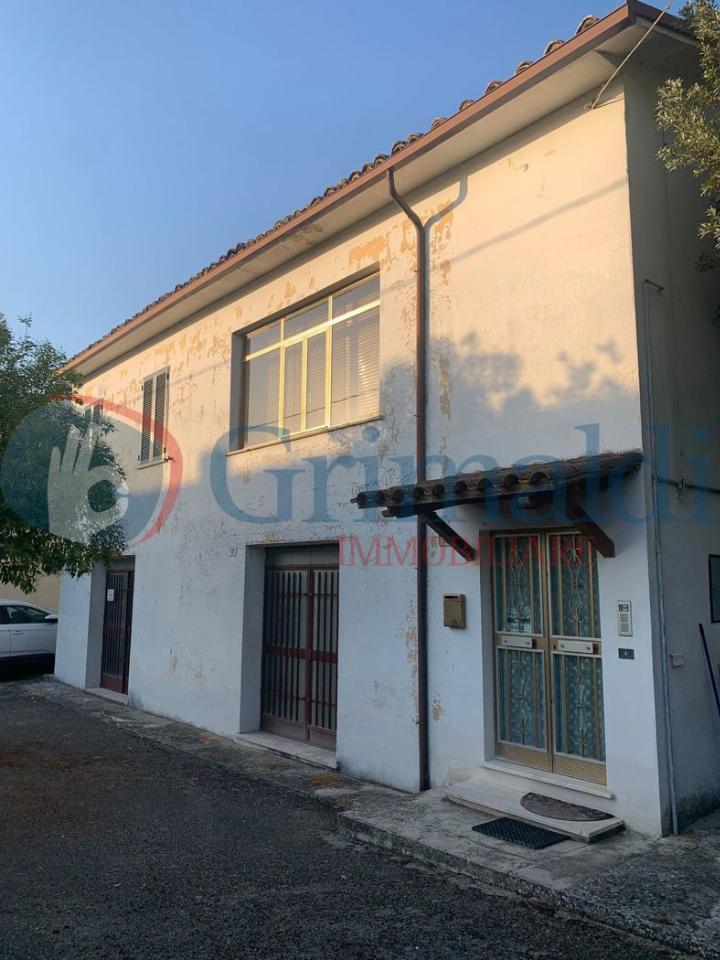 casa indipendente in vendita a Bevagna