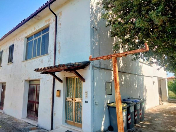 casa indipendente in vendita a Bevagna