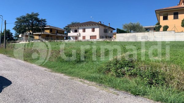 terreno edificabile in vendita a Bevagna