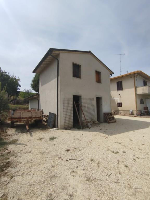 casa indipendente in vendita a Bevagna