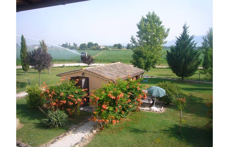 negozio in vendita a Bevagna in zona Cantalupo