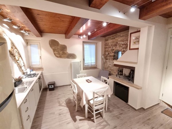 casa indipendente in vendita a Bevagna