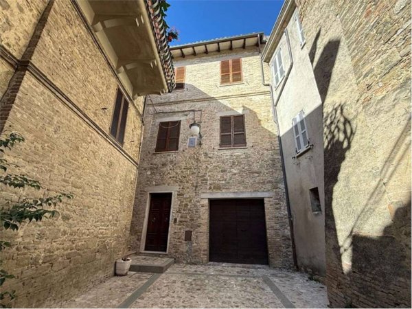 casa indipendente in vendita a Bevagna