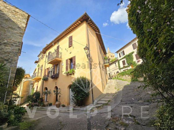 casa indipendente in vendita a Bevagna