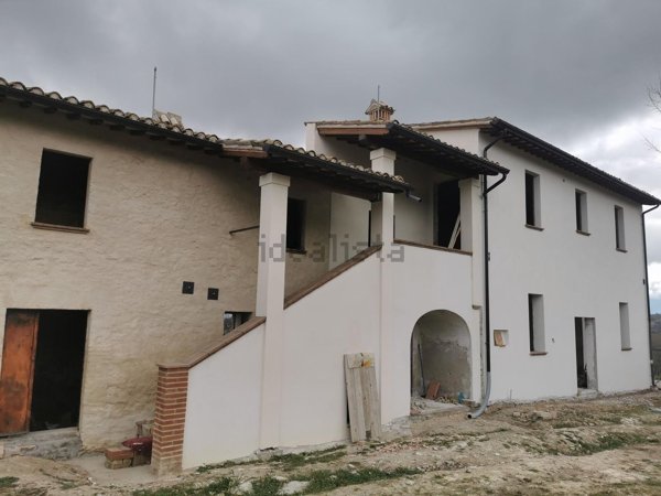 casale in vendita a Bevagna