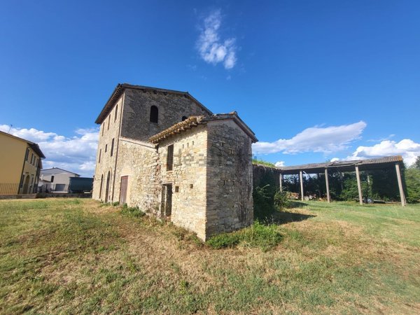 pentavano in vendita a Bevagna