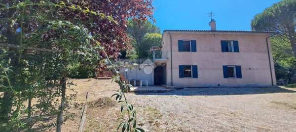 casa indipendente in vendita a Bevagna