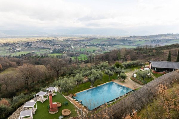 casale in vendita a Bevagna