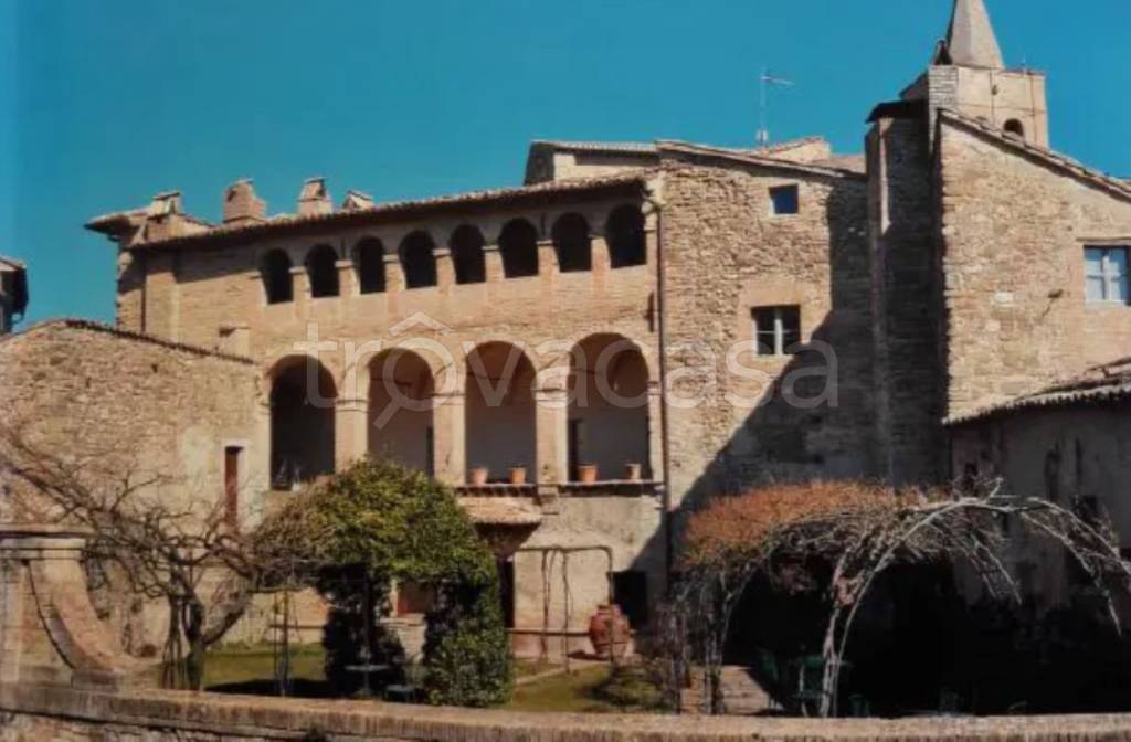 negozio in vendita a Bevagna