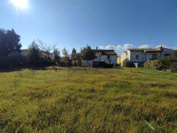 casa indipendente in vendita a Bevagna