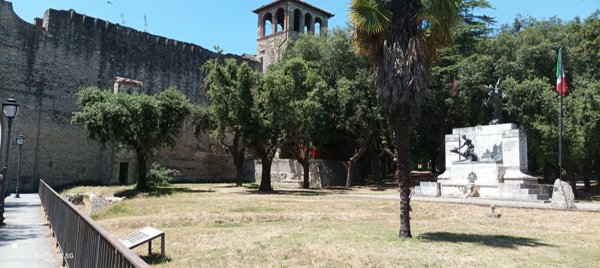 casa indipendente in vendita a Bevagna