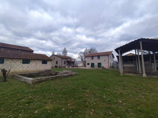 casa indipendente in vendita a Bevagna in zona Cantalupo