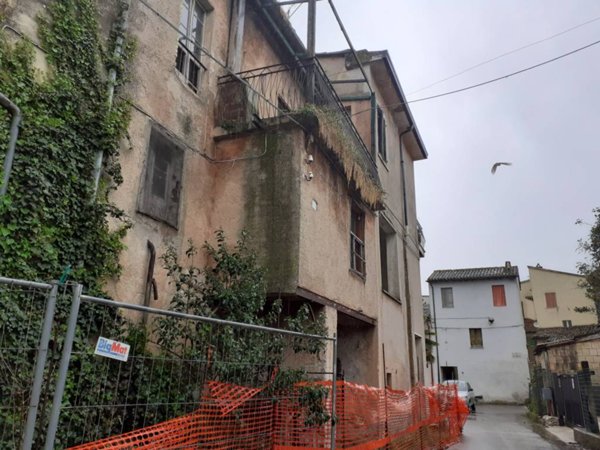 pentavano in vendita a Bevagna