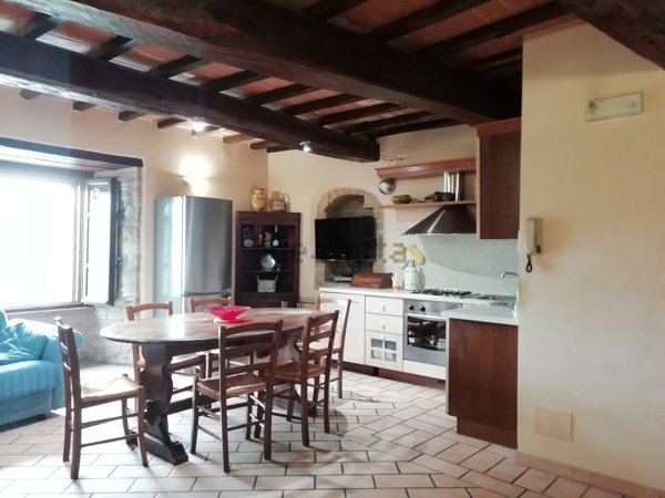 casa indipendente in vendita a Bevagna