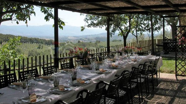 negozio in vendita a Bevagna