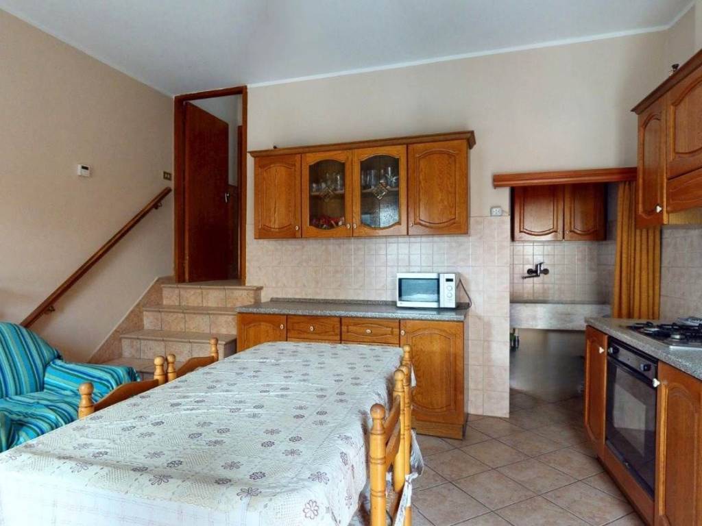 locale di sgombero in vendita a Bevagna