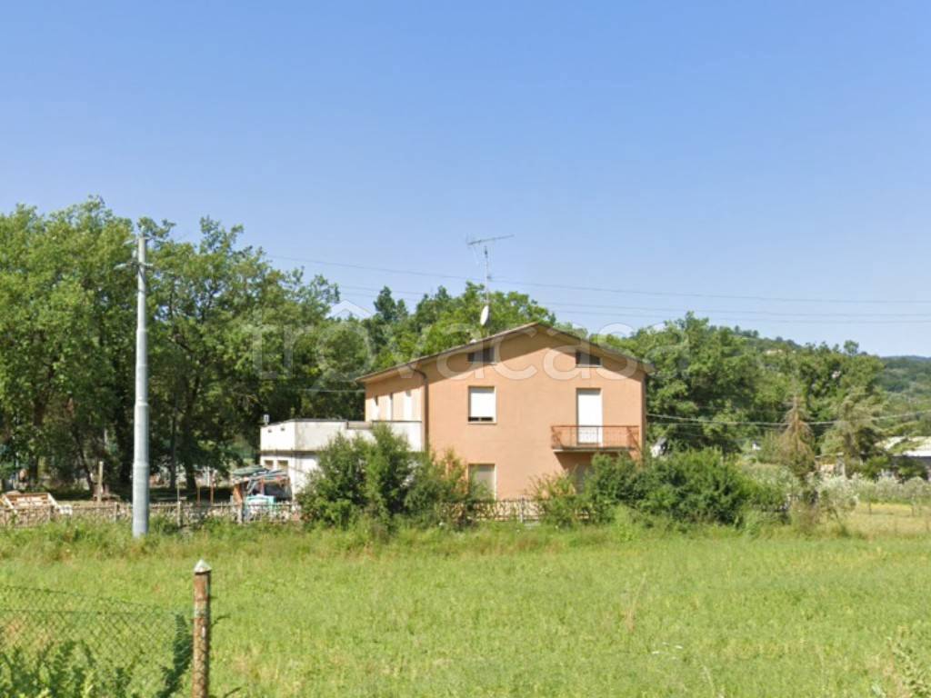 casa indipendente in vendita a Bevagna