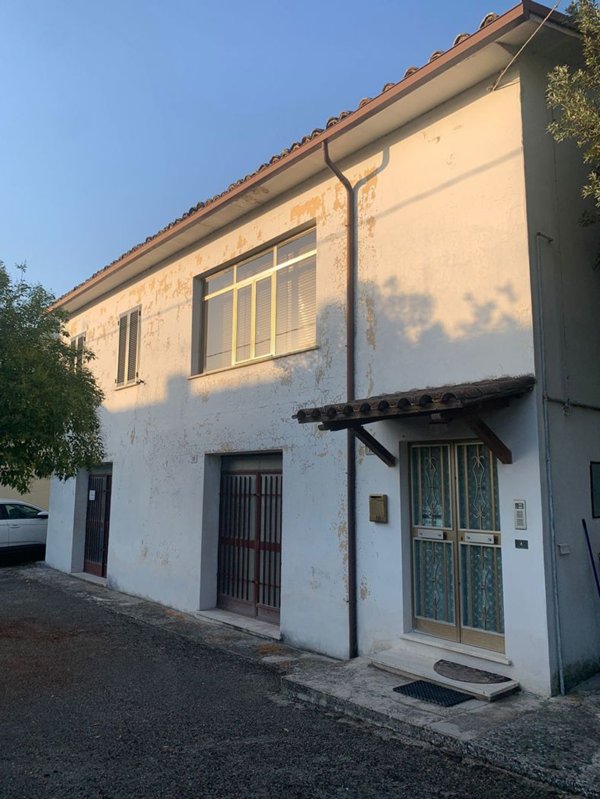 casa indipendente in vendita a Bevagna