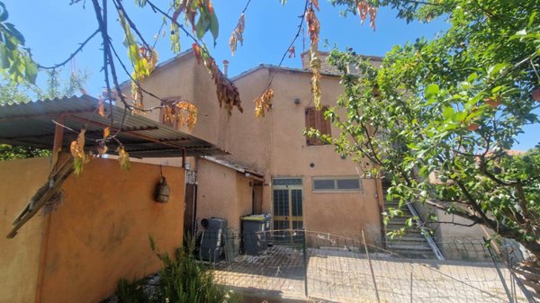 casa indipendente in vendita a Bevagna in zona Cantalupo