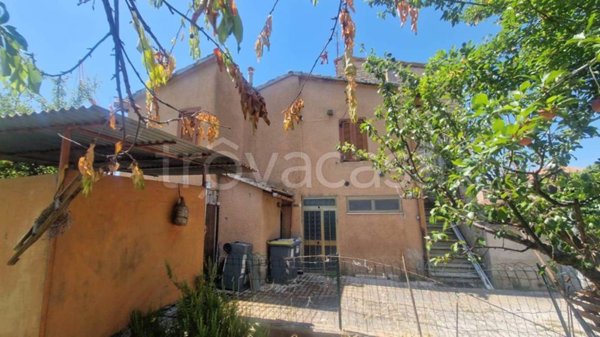 casa indipendente in vendita a Bevagna