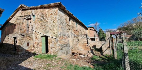 casa semindipendente in vendita a Bevagna