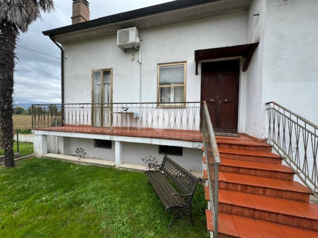 casa indipendente in vendita a Bevagna