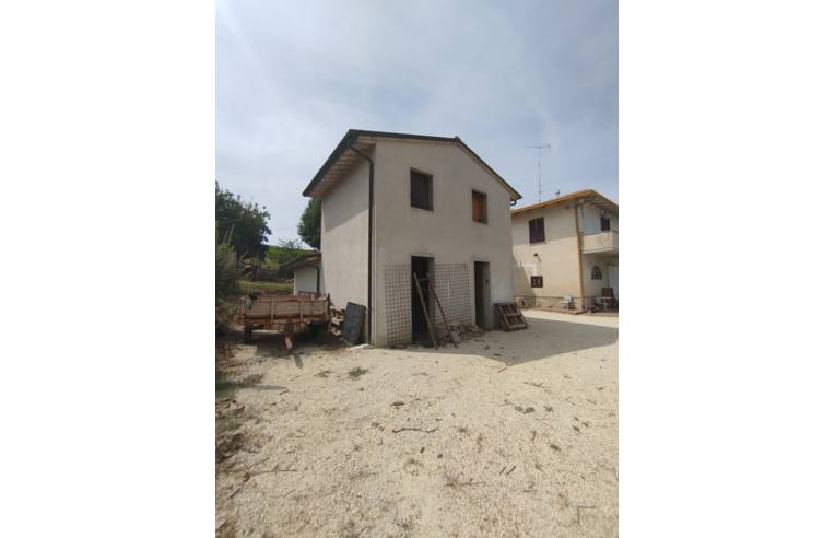 casa indipendente in vendita a Bevagna