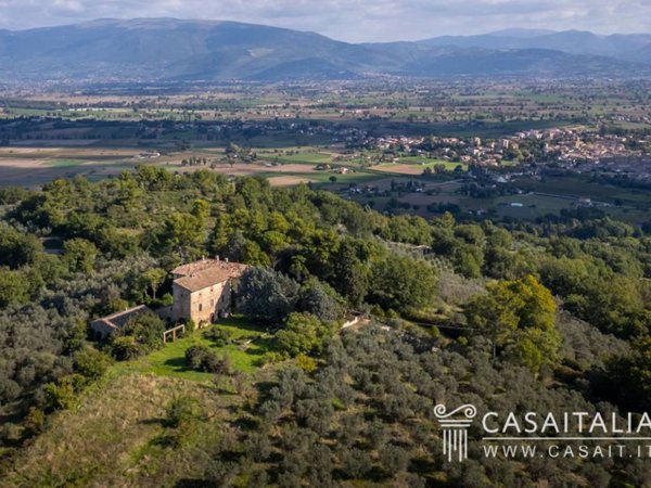 casa indipendente in vendita a Bevagna