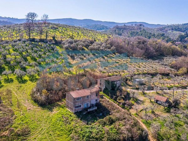 casale in vendita a Bevagna