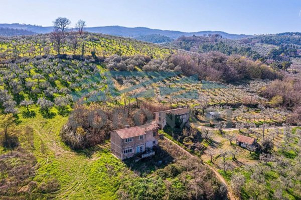 casa indipendente in vendita a Bevagna in zona Torre del Colle