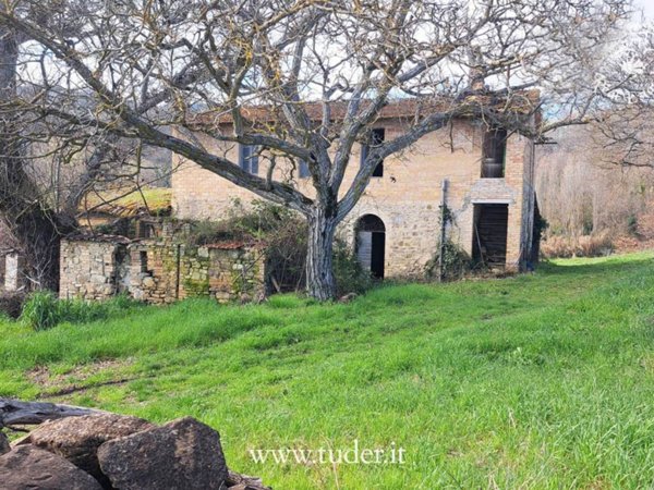 casa indipendente in vendita a Bevagna