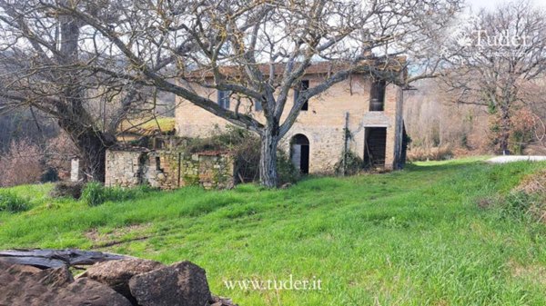 casa indipendente in vendita a Bevagna in zona Castelbuono