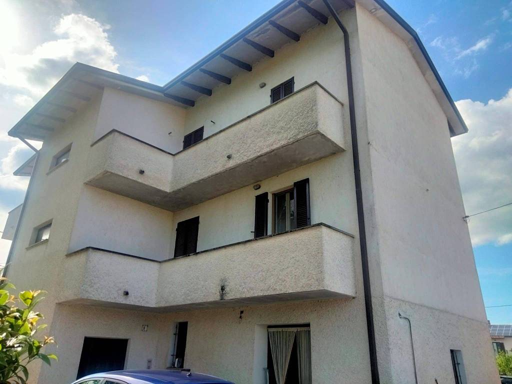 casa indipendente in vendita a Bevagna