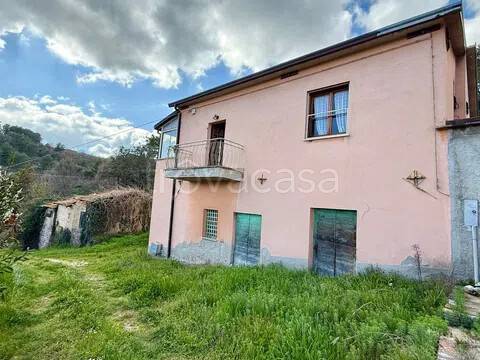 casa indipendente in vendita a Bevagna