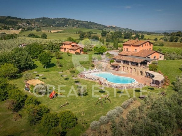 casa indipendente in vendita a Bevagna