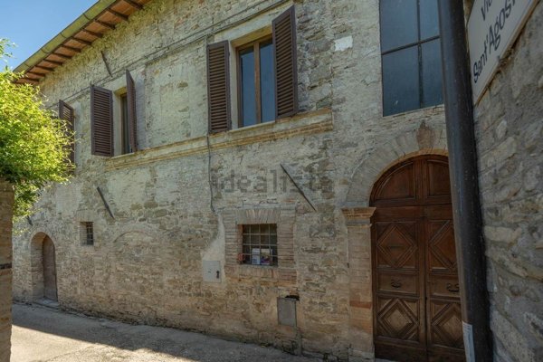 casa semindipendente in vendita a Bevagna