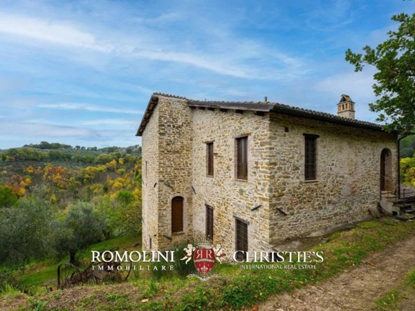 casa indipendente in vendita a Bevagna in zona Castelbuono