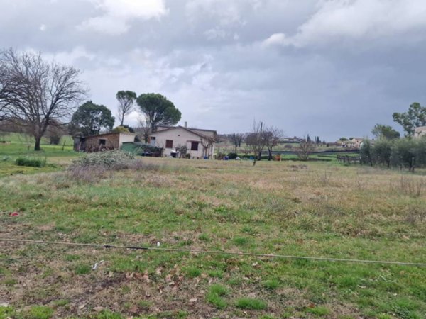 terreno edificabile in vendita a Bevagna