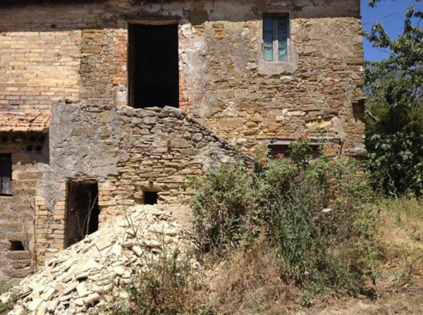 casa indipendente in vendita a Bevagna in zona Castelbuono
