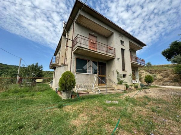 casa indipendente in vendita a Bevagna in zona Castelbuono