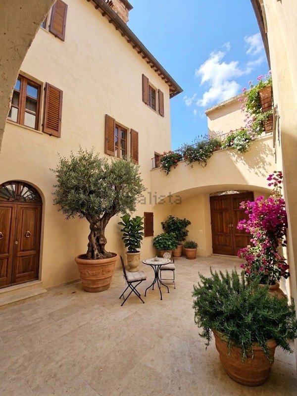 casa indipendente in vendita a Bevagna