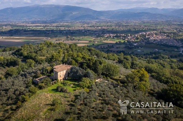 casa indipendente in vendita a Bevagna