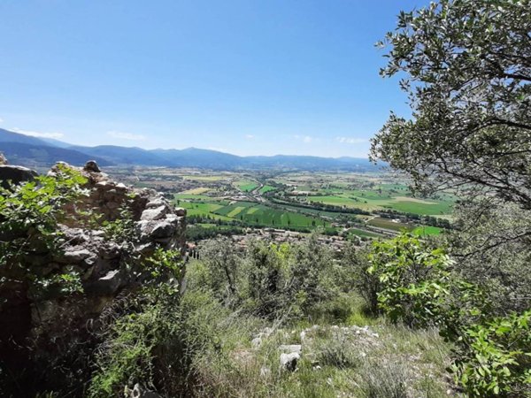 casa indipendente in vendita a Campello sul Clitunno in zona Pissignano